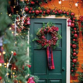 Festone 180 rami con bacche e pigne l. 270 cm, Santa&#39;s House